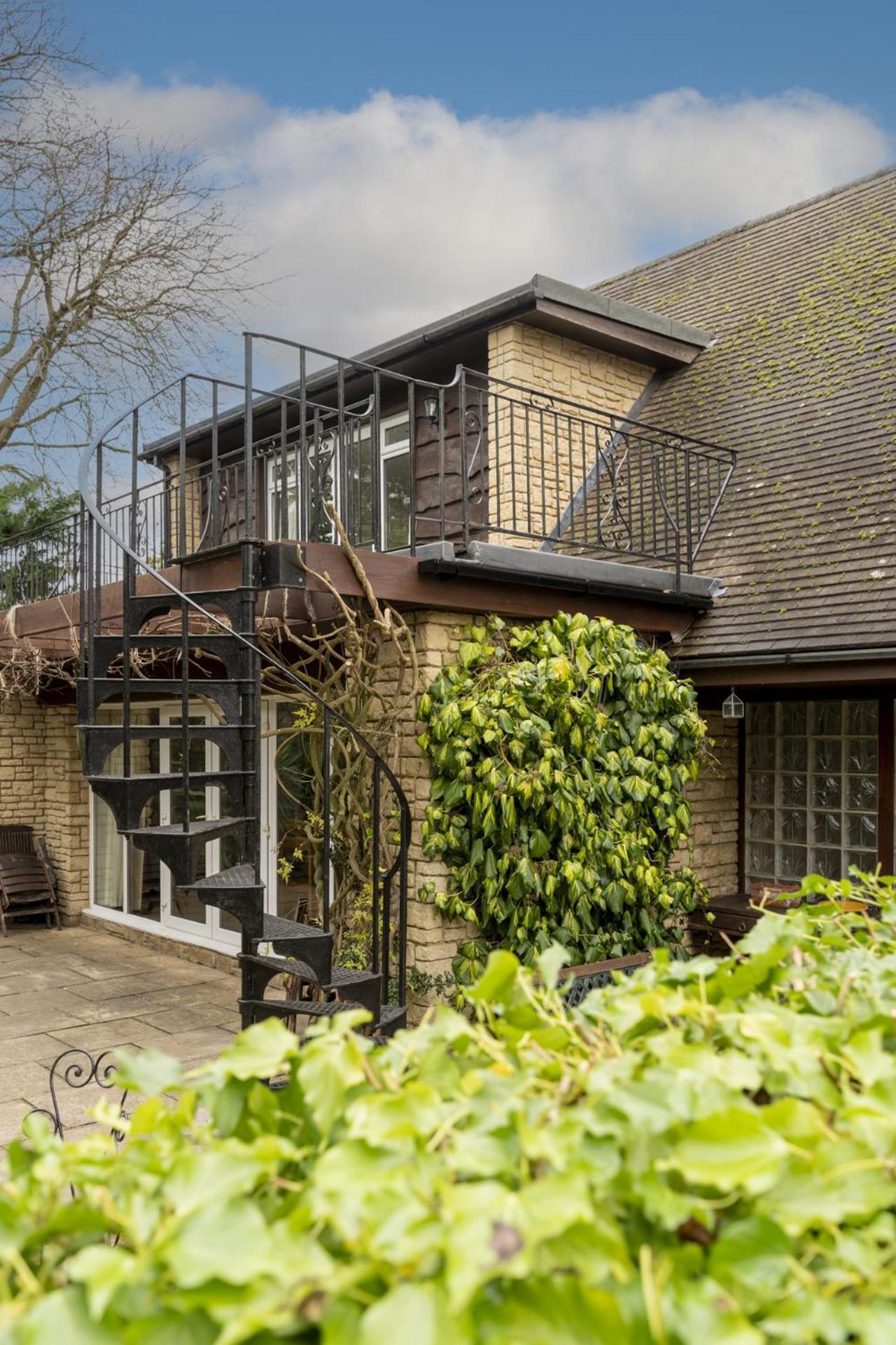 Sandford Meadow Guest House Kennington  Екстериор снимка